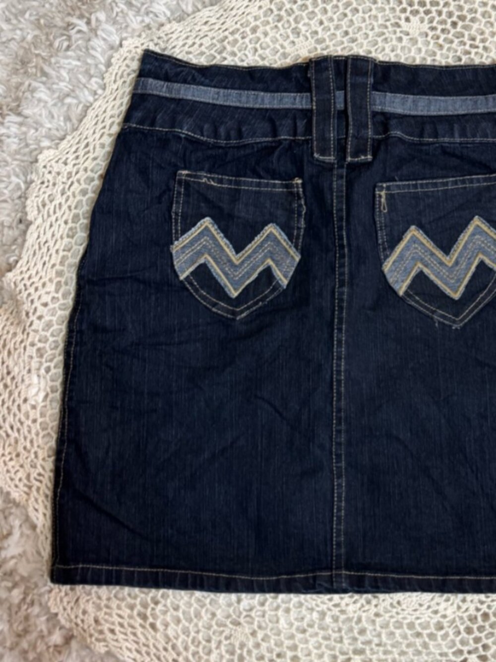 Y2K Dark Blue Denim High Waist Mini Skirt - Women's Classic Style | Size 14 - Picture 3 of 5